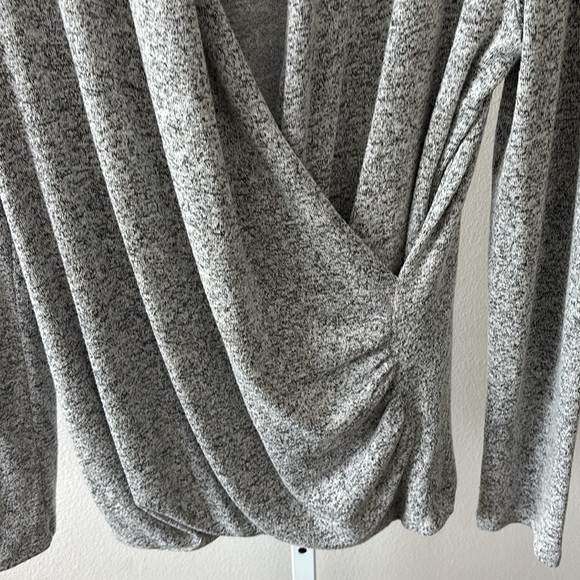 Tahari Sweater L Draped Surplice Front Modern Boho Sultry Minimalist Street Chic - Picture 6 of 15